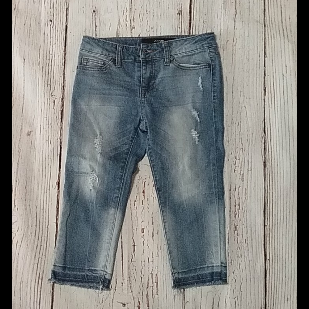 Joe's Capri distressed Jeans NWOT